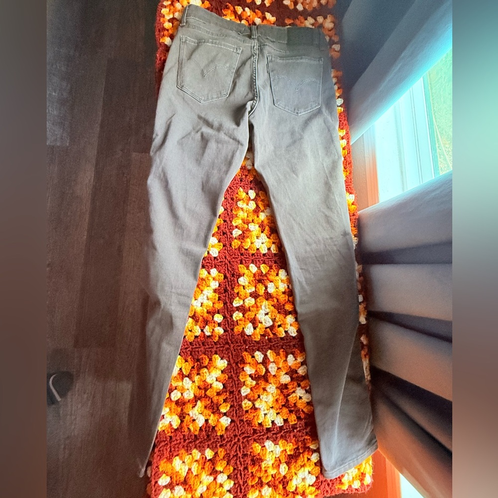 Levi’s size 28 711